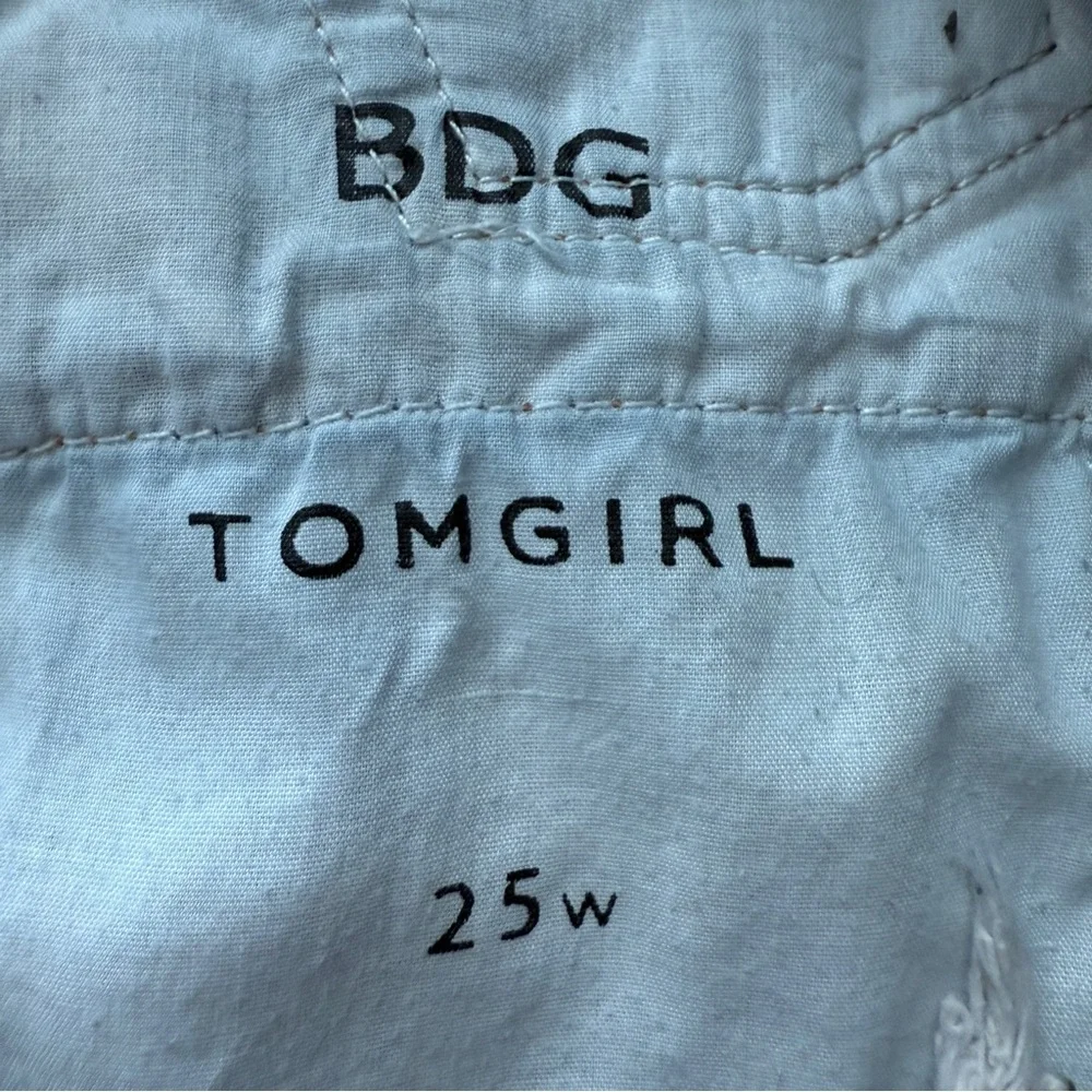 BDG Urban Outfitters Tomgirl Distress Button Fly Jean Shorts Sz 25” Boho Concert